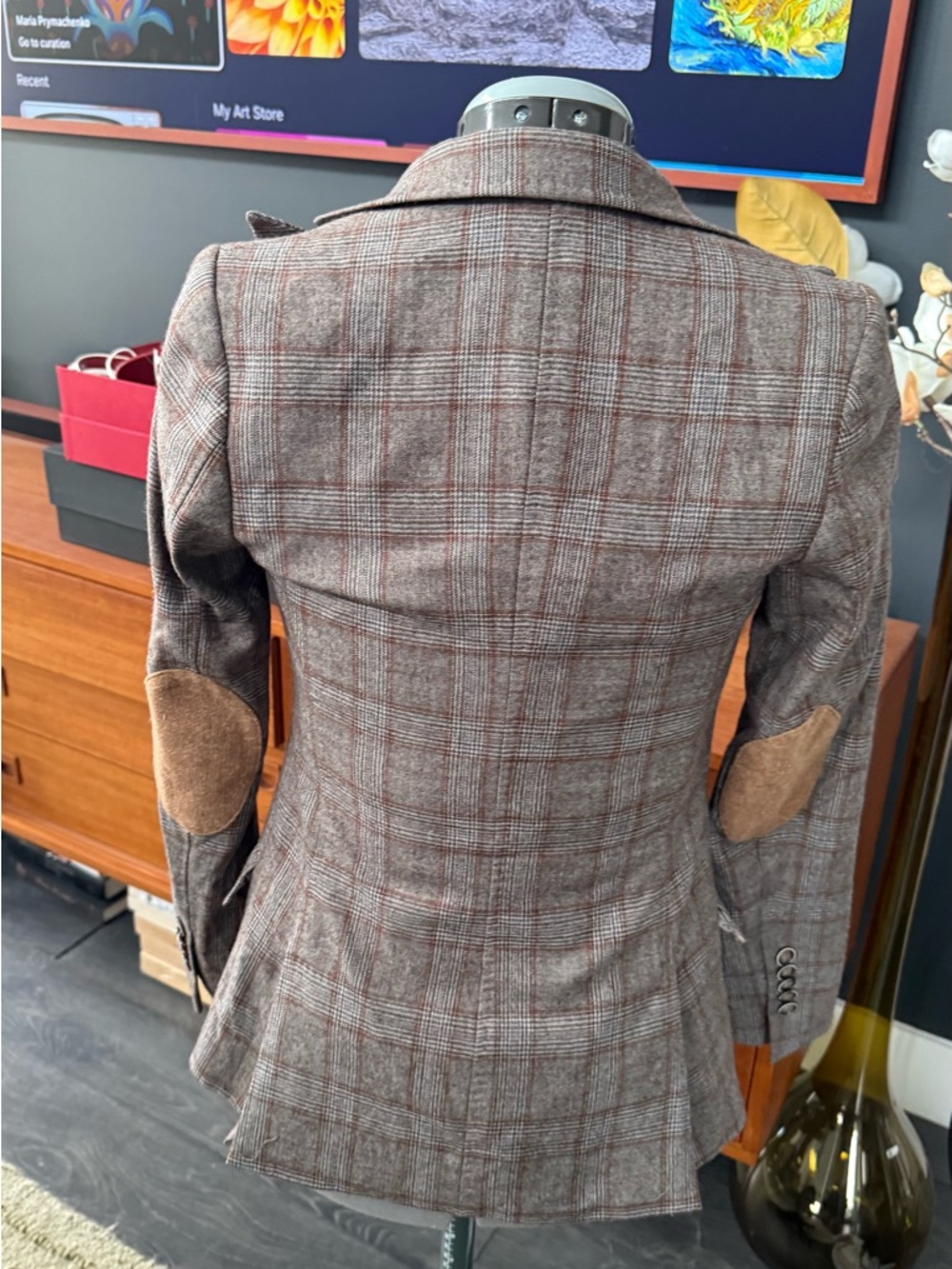 Beautiful Wool Blazer - Picture 6 of 12